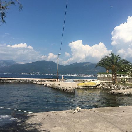 Studio Apartments Krasici Tivat Luaran gambar