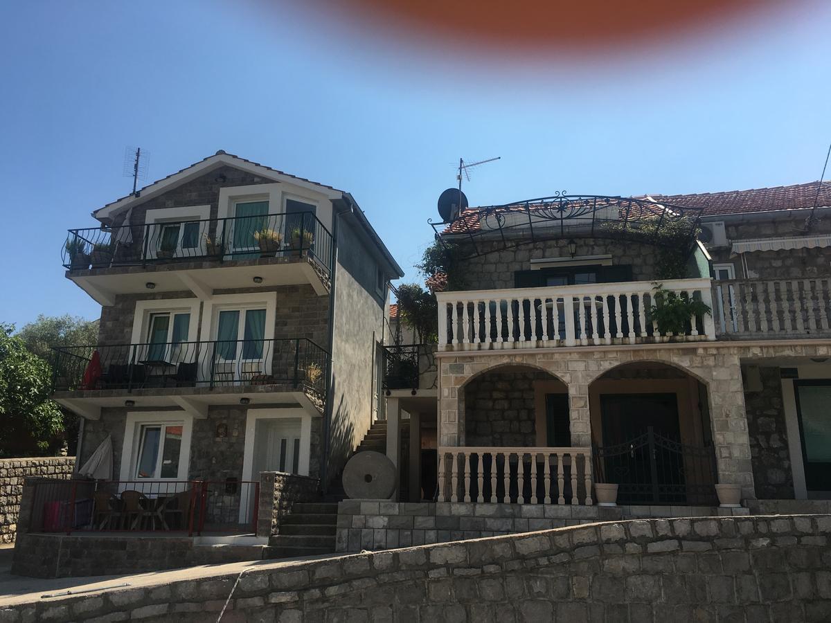 Studio Apartments Krasici Tivat Luaran gambar