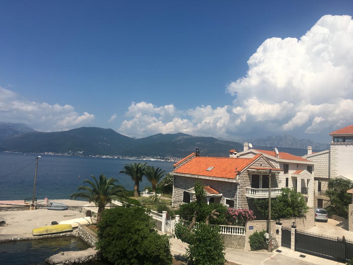 Studio Apartments Krasici Tivat Luaran gambar